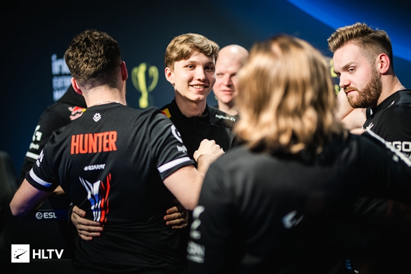 持续输出 持续输出